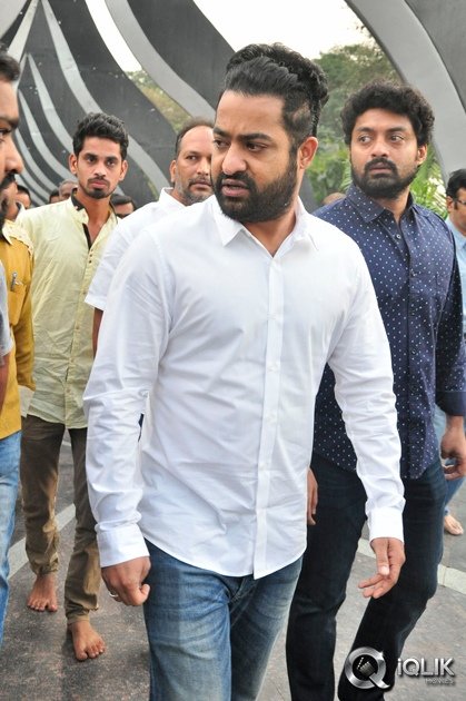 NTR-Family-Visit-to-NTR-Ghat-2016